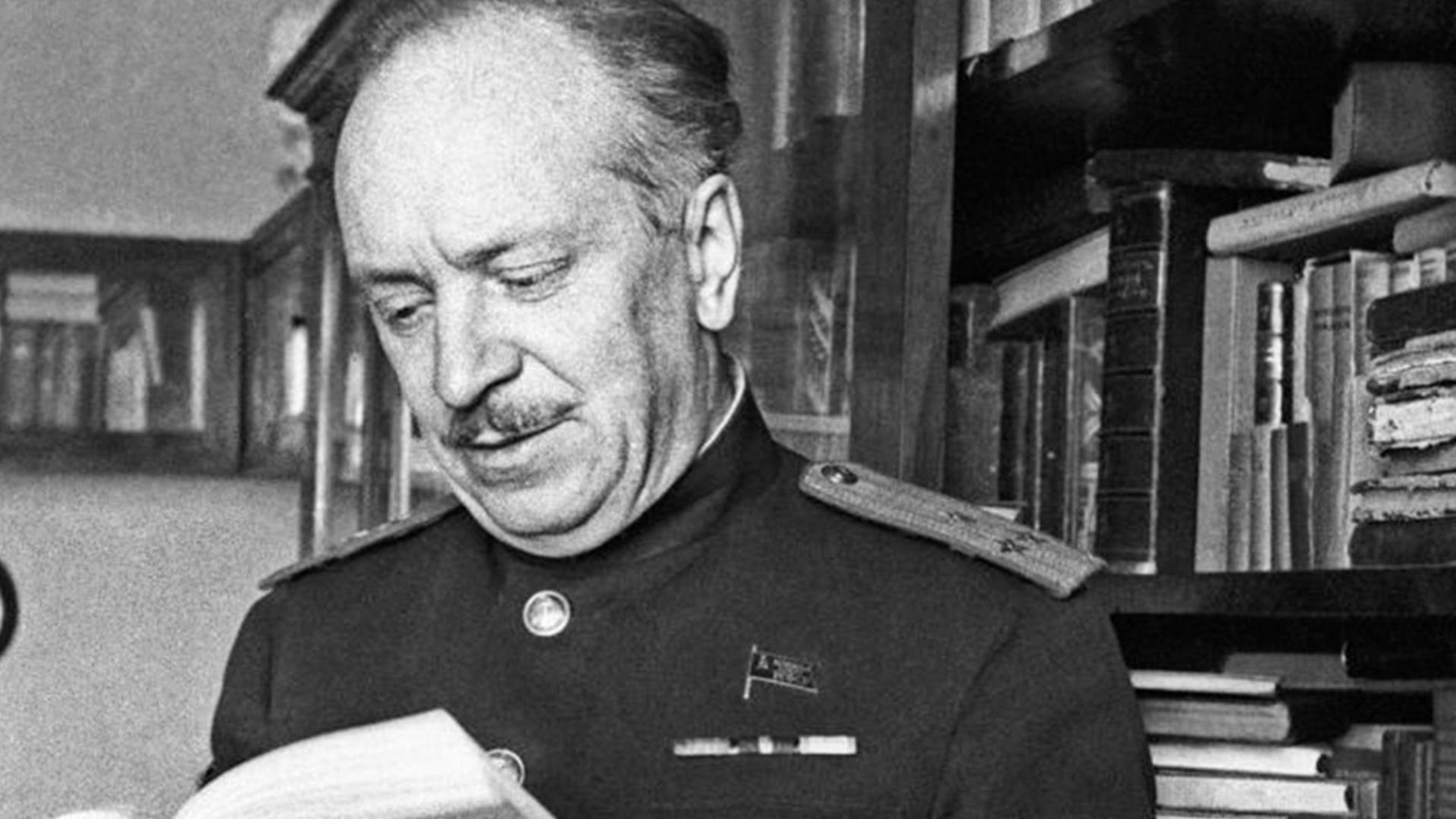 Судьба поэта. Лебедев-Кумач
