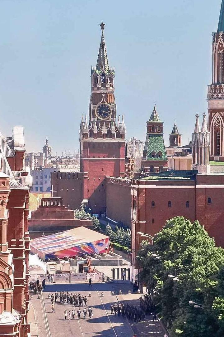 Завтра всё будет по-другому