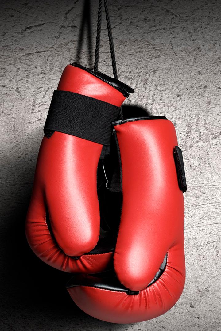 Профессиональный бокс. Линдон Артур против Давиде Фарачи. Бой за титул WBO Inter-Continental в полутяжелом весе. Зак Паркер против Шерзода Хусанова